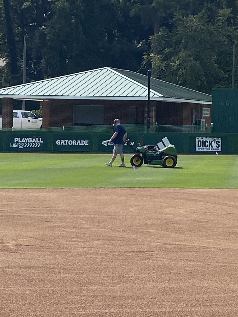CBSportsFields's tweet photo. Can’t say enough about the effort this group of people and so many countless have put into the prep for Elm Street Park for the ⁦@LLSBWorldSeries⁩. This little park is ready to rock and roll. From the bottom of my heart…Thank You so very much!! ⁦ https://t.co/oUmeEeK5d7