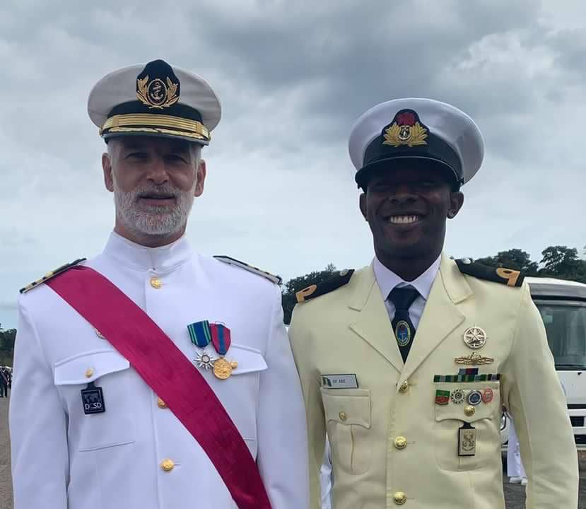 EnvrTica's tweet photo. L'école navale de TICA⚓️🇬🇶🇫🇷 à l'honneur lors des cérémonies du 03 août avec notamment la remise de médailles pour les majors de promotion. Félicitations à tous les récipiendaires 👍
@FranceMalabo 
@CoopSecuDefense https://t.co/8Jay957KOx
