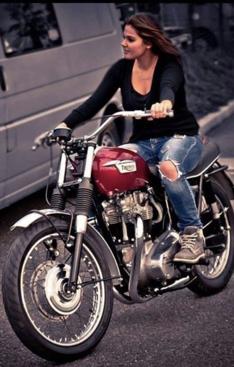 LochrieCherry's tweet photo. One cool biker girl https://t.co/8qsXnqOU9M