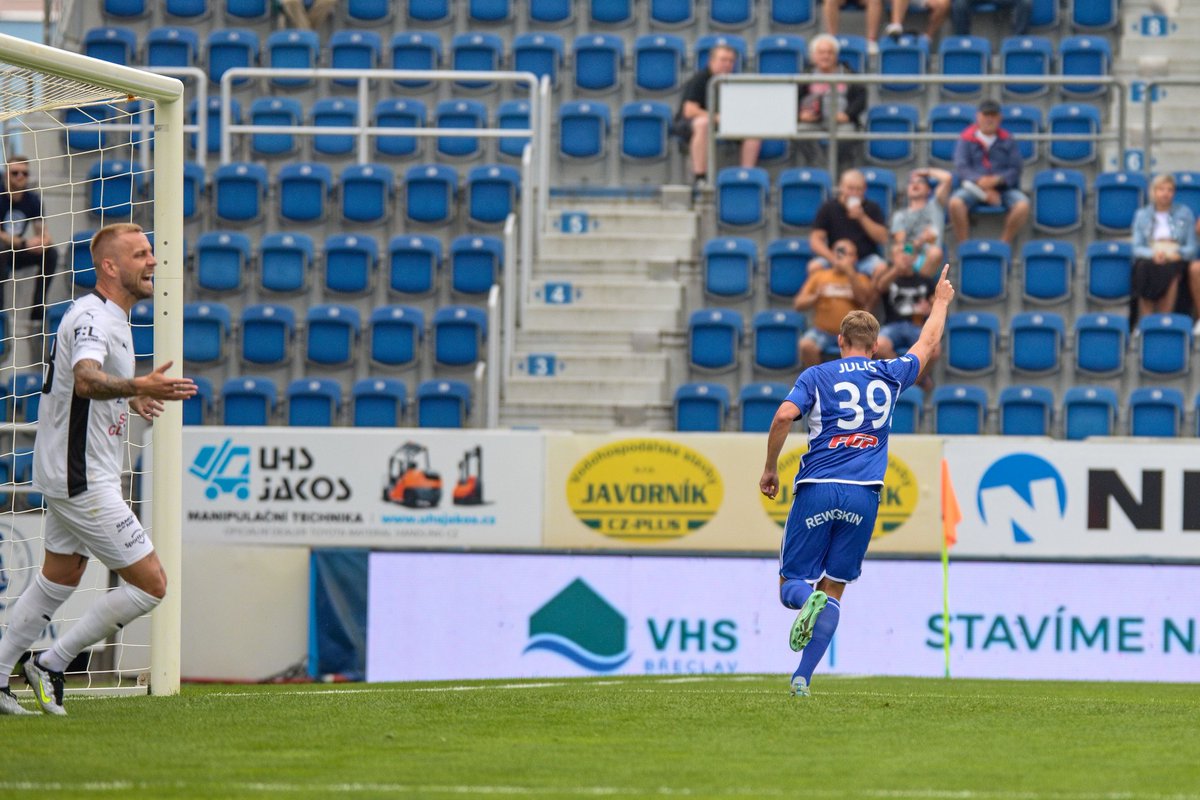 chanceliga's tweet photo. První poločasy nabídly hned 6 branek 🥰
Sparta 3-0 Pardubice
Karviná 0-2 Mladá Boleslav
Slovácko 0-1 Olomouc
#ACSPCE | #KARMBL |#FCSOLO https://t.co/Gl4cndD39e