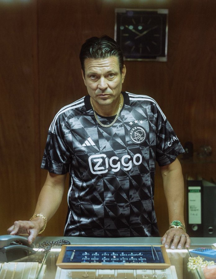 Surprise Shirts (@surpriseshirts) on Twitter photo It’s GIVEAWAY time 👀
Win the Ajax 23/24 Third Shirt! 🖤
♻️ Retweet
✅ Follow <a href="/SurpriseShirts/">Surprise Shirts</a>
💬 Comment your size
That’s all. Good luck 🤝 It’s GIVEAWAY time 👀
Win the Ajax 23/24 Third Shirt! 🖤
♻️ Retweet
✅ Follow <a href="/SurpriseShirts/">Surprise Shirts</a>
💬 Comment your size
That’s all. Good luck 🤝