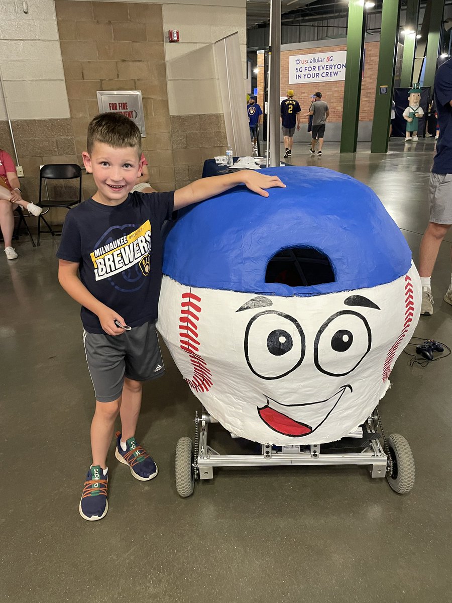 KnackRobotics's tweet image. Lots of kids and adults driving the robot and learning about FIRST after the FIRST pitch at the @Brewers game last night - learn more about robotics programs for kids in K-12 at firstinspires.org @FIRSTweets @FTCTeams @FRCTeams @WisconsinFLL