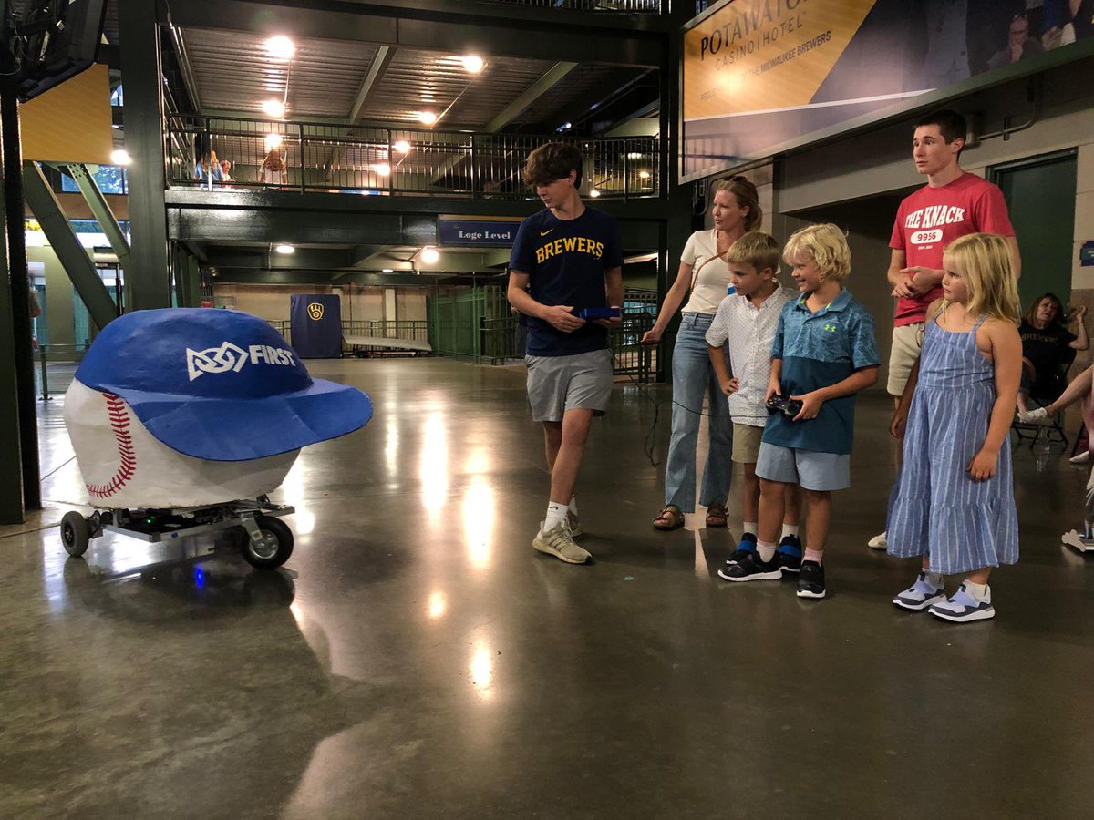 KnackRobotics's tweet image. Lots of kids and adults driving the robot and learning about FIRST after the FIRST pitch at the @Brewers game last night - learn more about robotics programs for kids in K-12 at firstinspires.org @FIRSTweets @FTCTeams @FRCTeams @WisconsinFLL