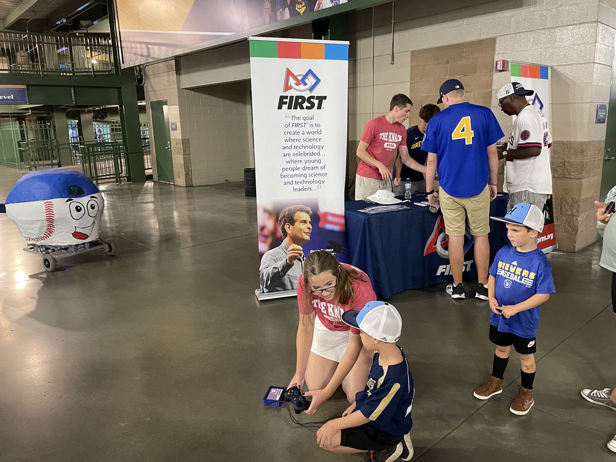 KnackRobotics's tweet image. Lots of kids and adults driving the robot and learning about FIRST after the FIRST pitch at the @Brewers game last night - learn more about robotics programs for kids in K-12 at firstinspires.org @FIRSTweets @FTCTeams @FRCTeams @WisconsinFLL