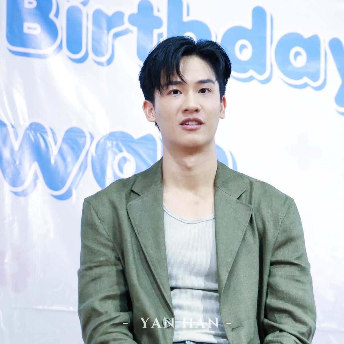 YanHantaynew's tweet photo. Keep smiling💙🤟🏻
#Taytawan32ndBirthdayCharity
#เตนิว #Tawan_V 
@Tawan_V https://t.co/ZuHZzBduzf