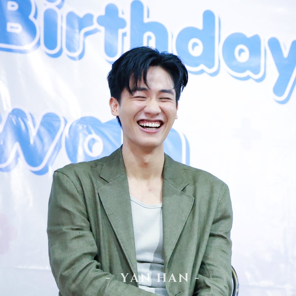 YanHantaynew's tweet photo. Keep smiling💙🤟🏻
#Taytawan32ndBirthdayCharity
#เตนิว #Tawan_V 
@Tawan_V https://t.co/ZuHZzBduzf
