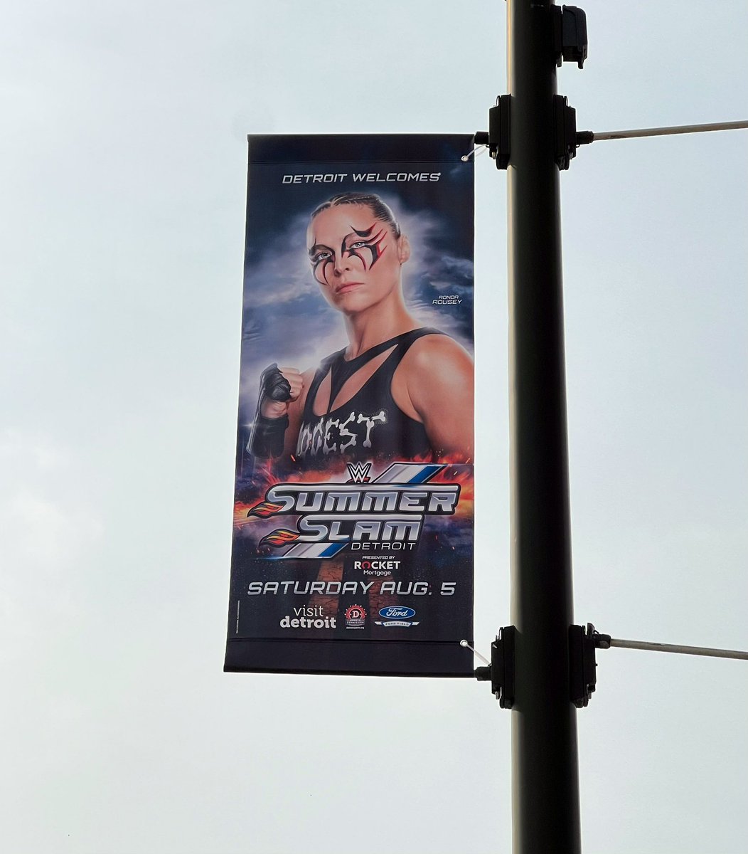 jppaq's tweet photo. @RondaRousey SummerSlam banner at Ford Field. @RRouseydotcom #Rowdy4Life #TeamRousey https://t.co/gsr1uYkOXS