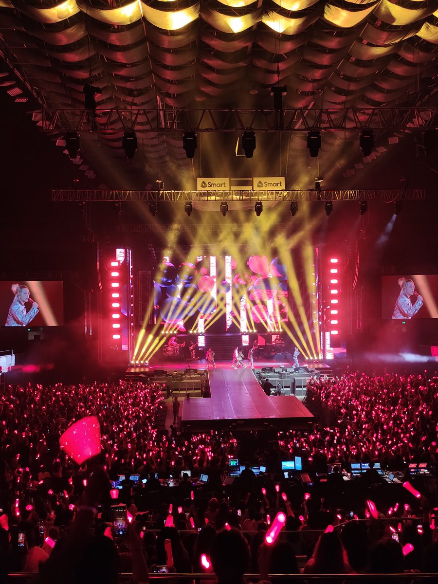 kmusify's tweet photo. 20230805 #iKONinMANILA2023

We can't wait to see you again in Manila, #iKON! Your stage presence is really unmatched ✨ This is how we celebrate your  hardwork by showing how much we love you ❤️🍾 

Thank you for inviting us, @pulpliveworld! 

#아이콘 #iKON_TAKEOFF #TAKEOFF https://t.co/MlwyQ2SK6P