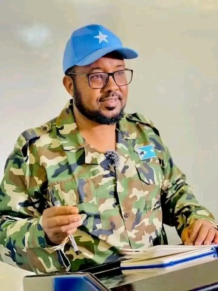 xusseencabdic1's tweet photo. Hanbalyo hanbalyo hanbalyo #khaatumoStateofSomalia waxaa maanta cageehada ku istaagtay maanta loona doortay hogaamiye #cabdiqaadiraxmadcali. Waxaa guushaas amaanteeda leh #garaadjamacgaradismail oo sabab u ah inay isuyimaadan #isimada & #Garaadkagaraadada #Garaadjamacgaraadcali https://t.co/azHn6iKZJj