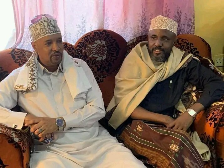 xusseencabdic1's tweet photo. Hanbalyo hanbalyo hanbalyo #khaatumoStateofSomalia waxaa maanta cageehada ku istaagtay maanta loona doortay hogaamiye #cabdiqaadiraxmadcali. Waxaa guushaas amaanteeda leh #garaadjamacgaradismail oo sabab u ah inay isuyimaadan #isimada & #Garaadkagaraadada #Garaadjamacgaraadcali https://t.co/azHn6iKZJj