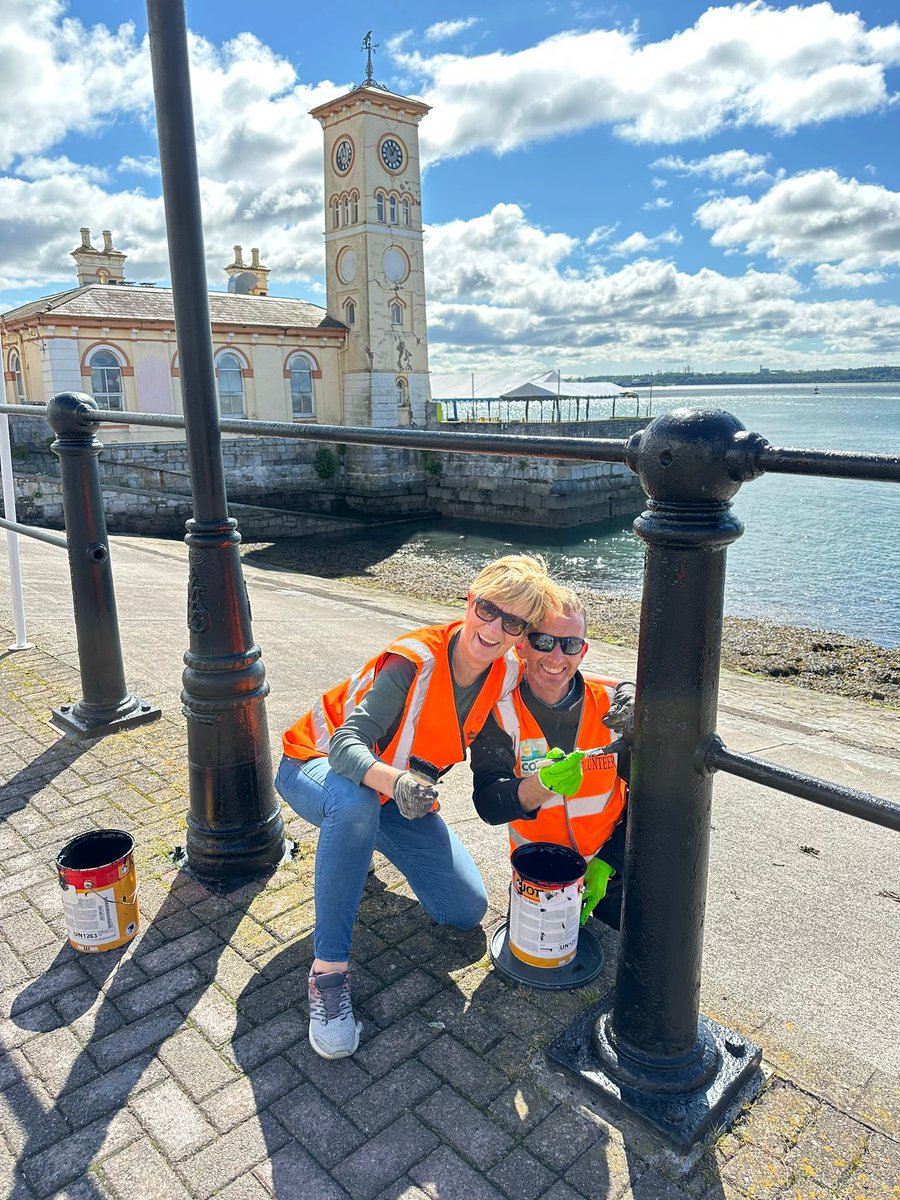 Cobh Tidy Towns🌻 (@cobhtidy) on Twitter photo Big turnout to ❤️ Cobh. Litter picking with new sturdy bags to help us segregate recyclables. Painting walls, rails and poles. Drinking coffee & making plans! All in a <a href="/TidyTownsIre/">Supervalu TidyTowns Competition</a> volunteer morning !
Tx <a href="/CobhRamblersFC/">Cobh Ramblers FC</a> for help
outside the grounds. 🫶🏻 #teamwork #lovecobh Big turnout to ❤️ Cobh. Litter picking with new sturdy bags to help us segregate recyclables. Painting walls, rails and poles. Drinking coffee & making plans! All in a <a href="/TidyTownsIre/">Supervalu TidyTowns Competition</a> volunteer morning !
Tx <a href="/CobhRamblersFC/">Cobh Ramblers FC</a> for help
outside the grounds. 🫶🏻 #teamwork #lovecobh