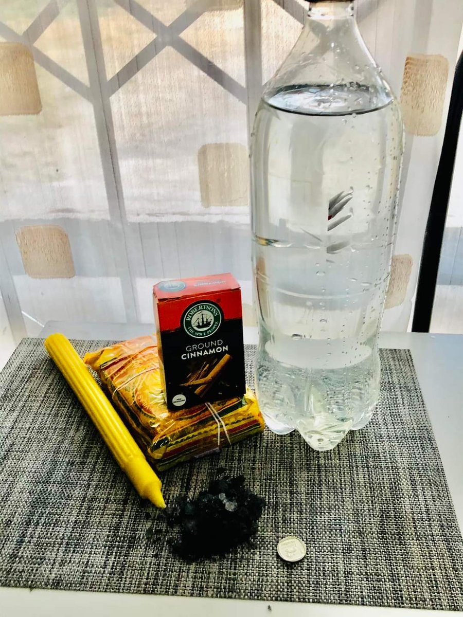 Gracelandfarmer's tweet image. Lucky attracting and self cleansing..

-2L of water
-cinnamon powder
-holly ash
-yellow candle 
-corse salt
-R1 coin

Instructions 

Share , someone on your time line might need this