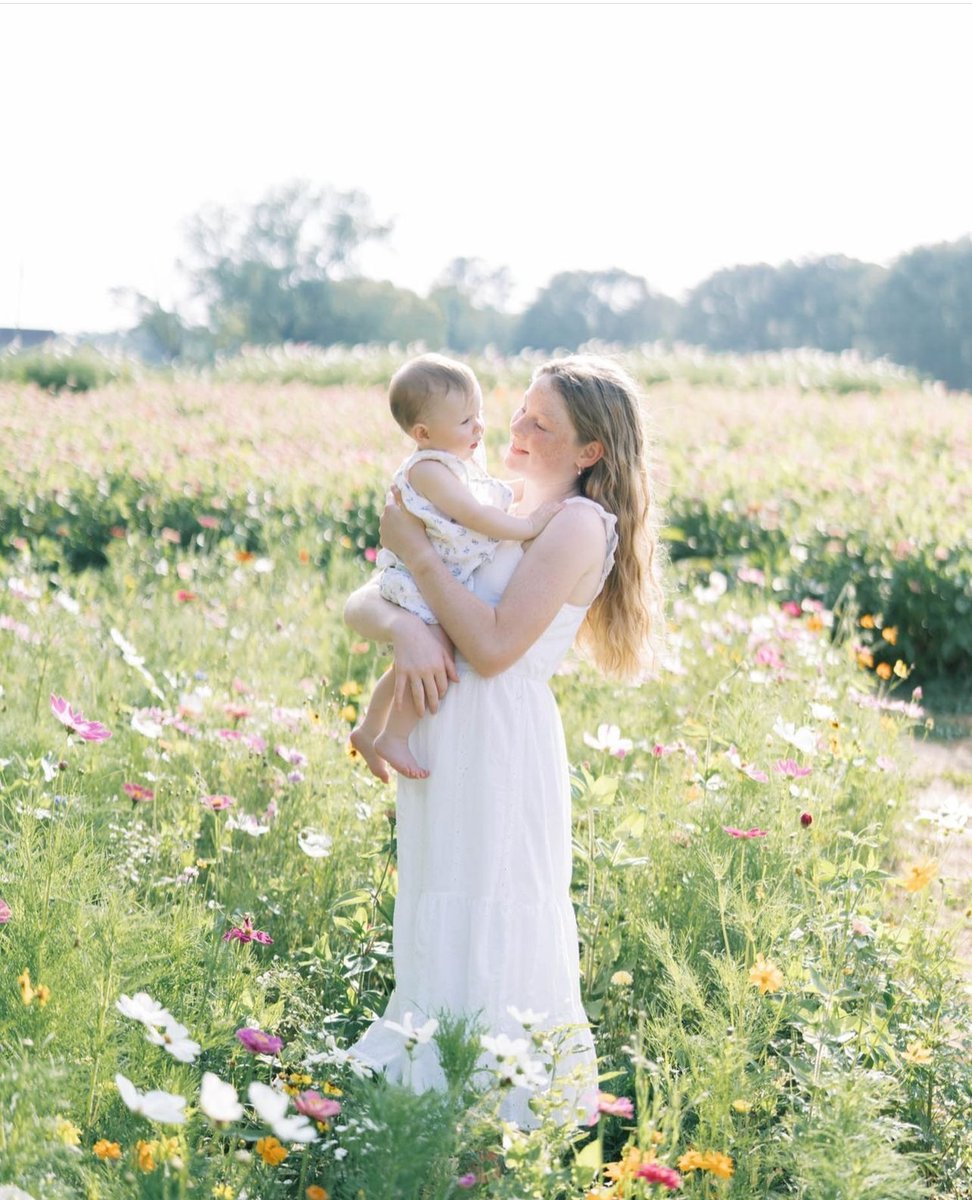 Moments of pure bliss, frolicking through flower fiends with her little flower of a sister 🌸🌼

Photography: @beatificvisionsphotography

#weddingblog #lifestyleblog #familylife #familyportrait #sisterandme #bloominglove #flowerfieldfun #flowerfield #thewhitewren