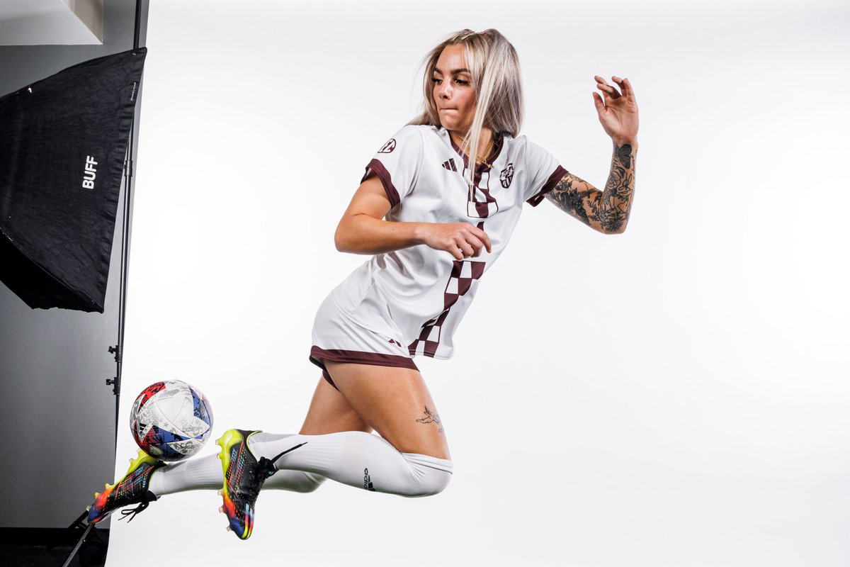HailStateSOC's tweet photo. π³ππ'π π΄πππ π»ππ π»πππβΌοΈ
4 | Macey Hodge
β½οΈ Senior
β½οΈ Douglasville, Ga.
β½οΈ Has started 50 of 51 career matches
#HailStateπΆ | @hodge_macey https://t.co/cAXSYLmGM9