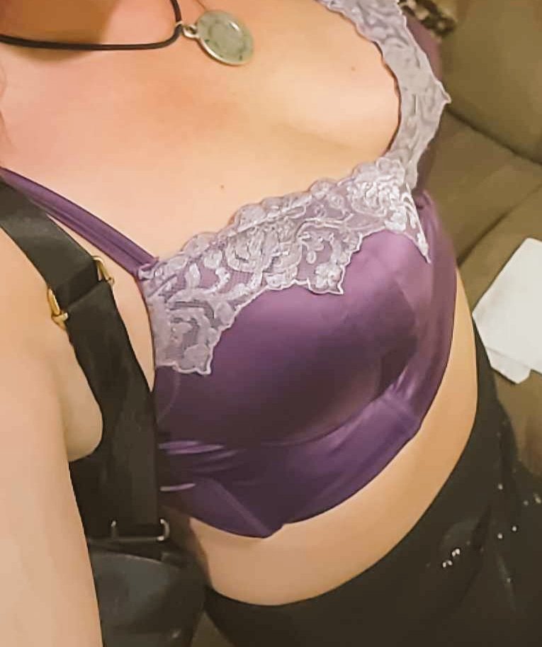 sonic_raven's tweet photo. It's not a top....it's a bra..
Oh, I know....
#mommadomme #findom #finsub #babysub #finsub #whale #submissive https://t.co/4Vz5s0Ehfp