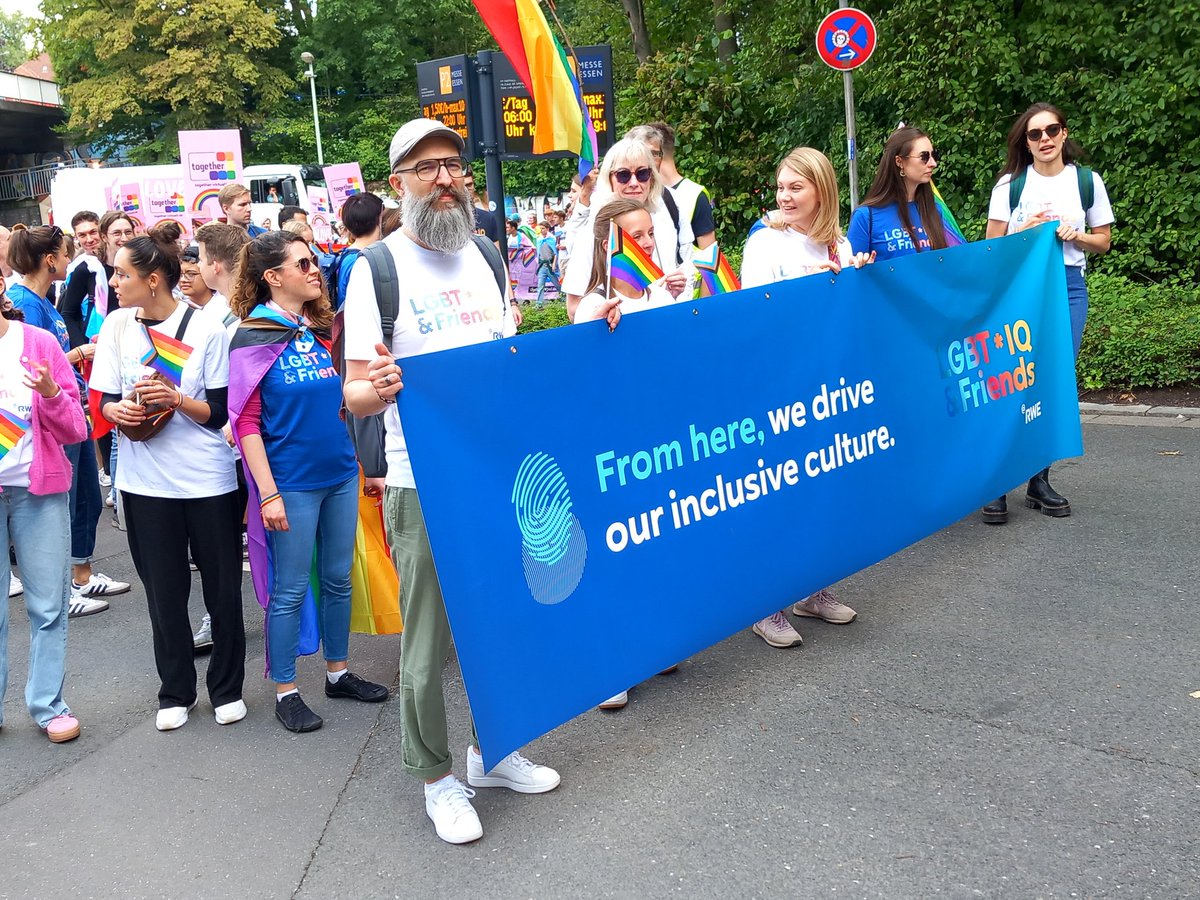 grenzgaenge's tweet photo. #ruhrpride #CSDEssen #party #ruhrpott #Ruhrgebiet https://t.co/uZ3modo5BE