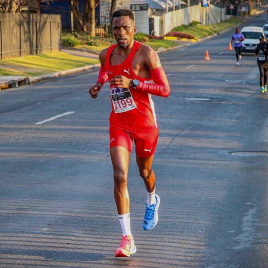 TheeMusa's tweet photo. I am really enjoying my build up to Cape Town marathon. I am looking forward to the work that lies ahead.

#MuSane #TrainInsaneOrRemainTheSame  ##BoxerAC  #FueledByNitro #ForeverFaster #PumaRunning #PumaSA #Puma #futurelife #crossmanbiokinetists #suunto #maurten #maurtenathlete https://t.co/5Jpz8E3bVK
