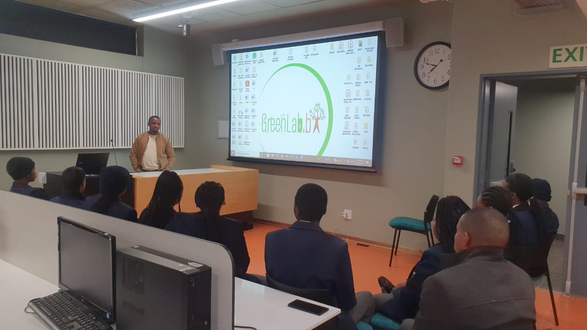 GreenLab_bi's tweet photo. 🌱🔬 Celebrating the Power of Science! 🚀🌿
@Greenalb_bi hosted an exciting Science Week 2023, inspiring learners to embrace #Science, #Technology, &amp; #Innovation. We're committed to leveraging these tools for faster &amp; inclusive economic growth.Let's sow the seeds of progress https://t.co/MTXqQObsaQ