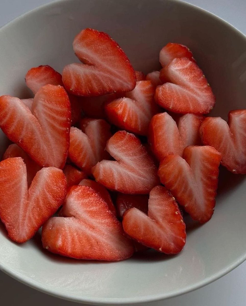 heartshaped strawberries 🍓