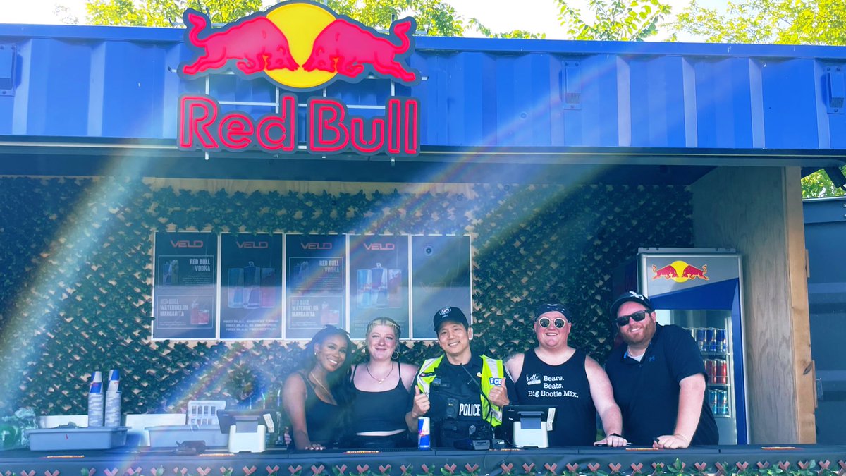 Day 1 for VELD music festival in Downsview Park.

Lots of paramedics, medical crew, security staff and of course police officers at the event to assist in keeping everyone healthy and safety

#veldmusicfestival 
#veld2023
#illenium 
#zedd