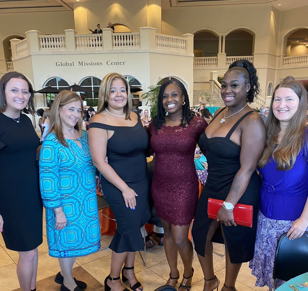 dj090599's tweet photo. Thank you Idlewild Church for an amazing teacher gala!#Appreciation #BetterTogether @HCPSForestHills https://t.co/z03889jhcr