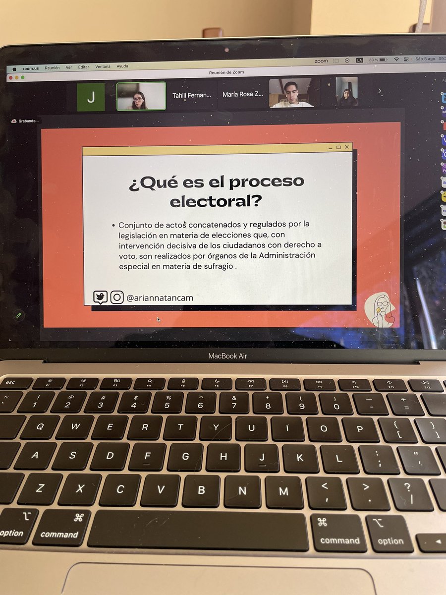 Hoy iniciamos el proceso de capacitación de reporteros ciudadanos del la iniciativa #YoDecidoAhora

En la apertura de nuestro evento contamos con <a href="/ariannatancam/">Arianna Tanca Macchiavello</a> quien nos comenta sobre el proceso electoral en Ecuador.
