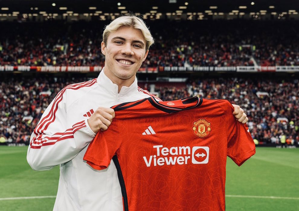 A picture of a young Vladimir Cheskidov.