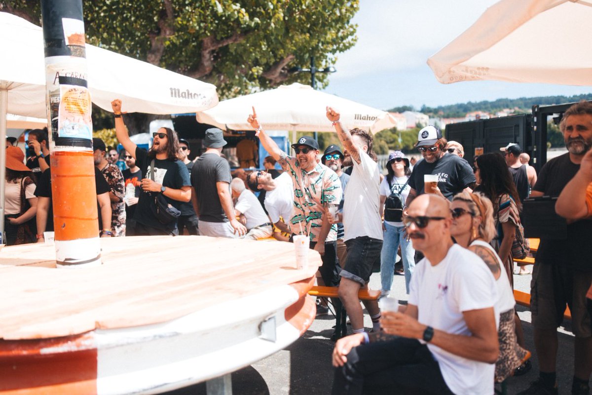 🚫🌹 #NonQueroRosas sempre chega cargado de pulso, emoción, intimidade e tenrura.

Alba Maruxa e Andrea Nunes achegáronnos #TodasAsFormigasPercorréndomeEnMandas. @Pompa_e_boato e Fernan Permuy chegaron #ConEstaHoz.

Coronamos con bailes, como nos gusta, con True Mountains 💥