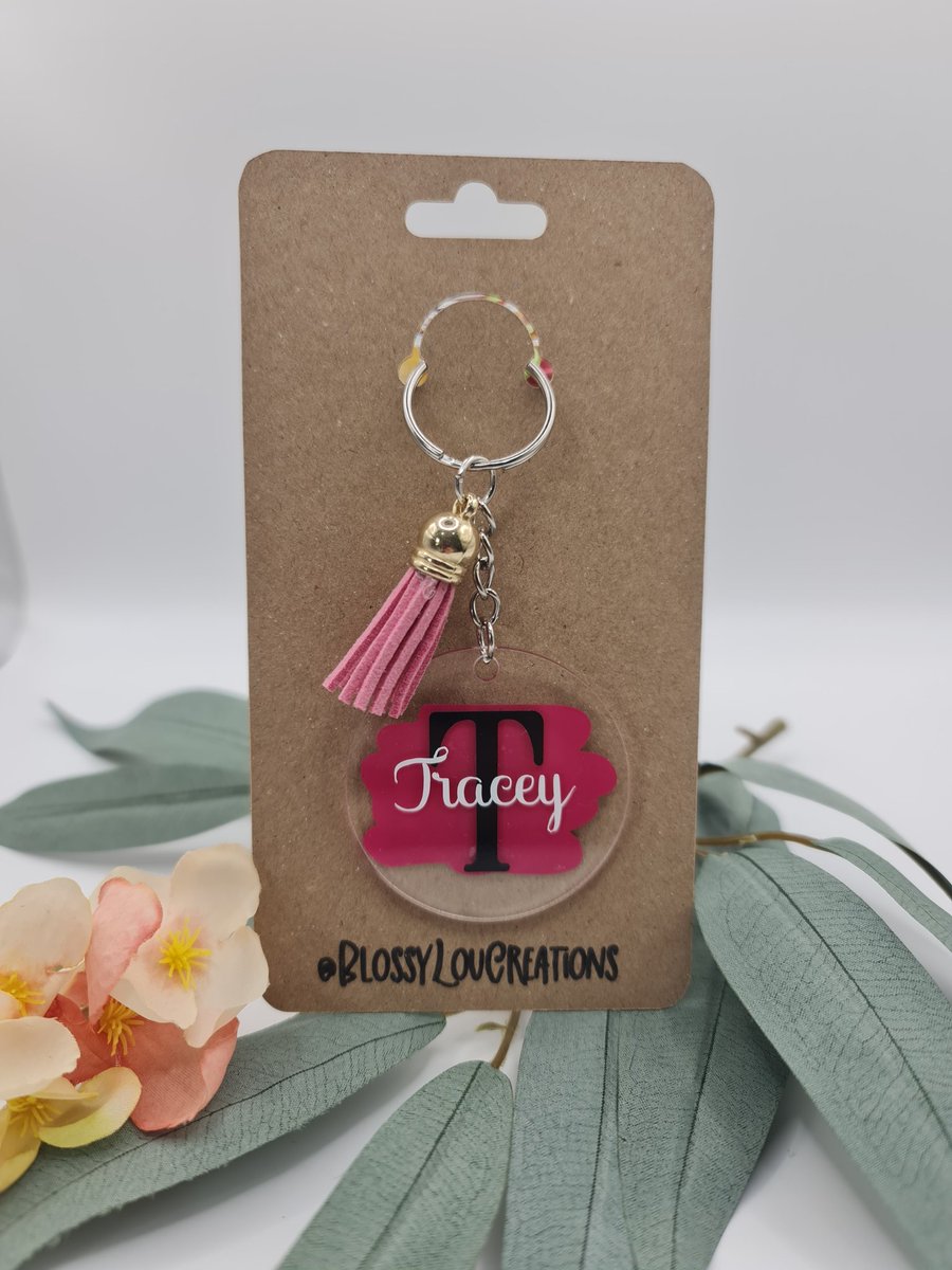 Au55iechiq's tweet image. I went down the 'make something fun' route! Birthday gifts for two colleagues 🥰

#BlossyLouCreations #personalisedgifts #keytag #donotlosethekeys #birthday #justforyou