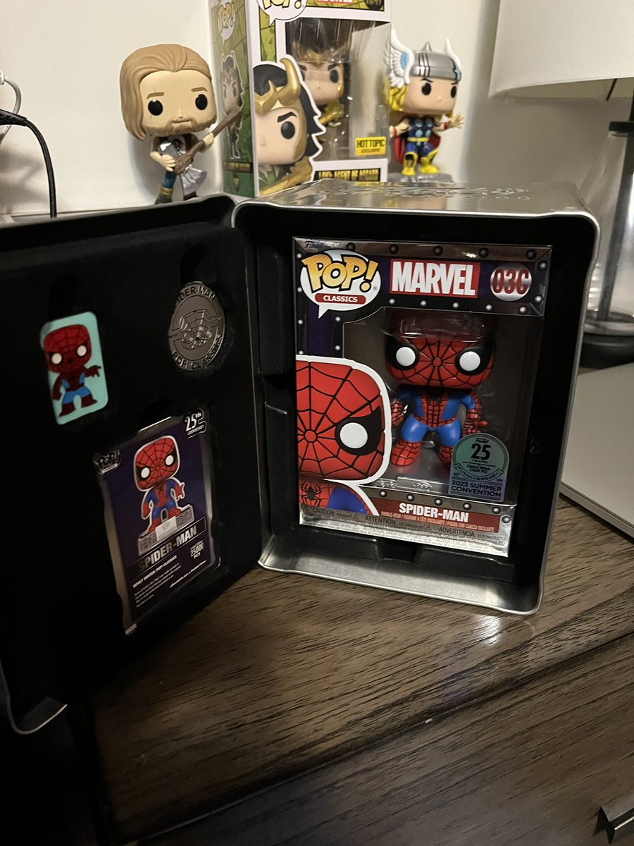 statical06's tweet photo. Such a nice funko, I really like this pop looks so much better in person #FunkoPop #Spiderman https://t.co/nHZbNndeTc