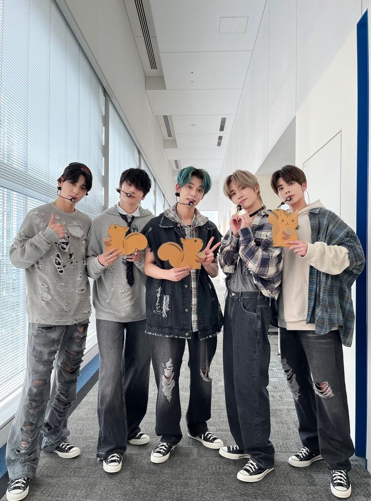 hourlyweboy's tweet photo. 📸 [20230805] #WEBOY as TXT performed FAREWELL, NEVERLAND at Wedding of Mr. Al @selcoutacenda &amp; Mr. Nu @SxAddlct  on @LamemoireEO_RP ⁘

Thanks for believing in WEBOY! and Happy Wedding 💗

#halALinNU #WEBOY_TXT  #HOURLYWEBOY https://t.co/25nhUHjMjc