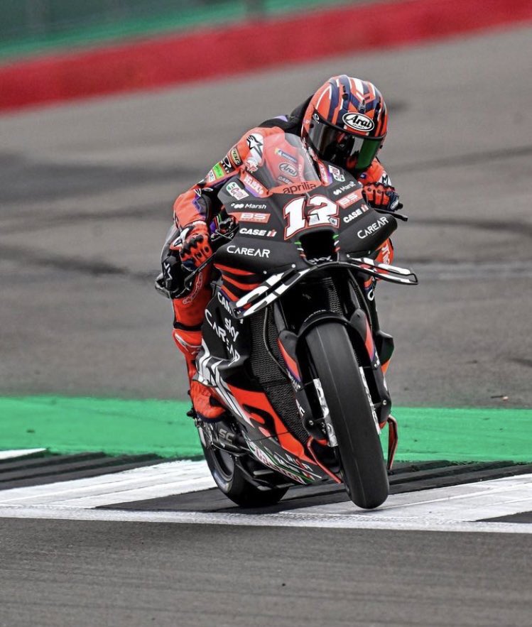 mtgpturkey's tweet photo. 🏁Yarışa 4. sırada başlayan Bagnaia yarışı 14. sırada bitirdi ve sebebini henüz bilmiyoruz.
🏁İlginç bir yarış oldu çünkü Japon motosikletleri gridin sonuna demir atarken fabrika Ducatiler 13. ve 14. sırada finiş gördüler. 
#MotoGP https://t.co/sr04ydoEQI