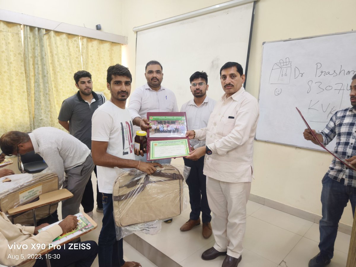 HTIKarnal's tweet photo. HTI Karnal successfully completed five days farmers training session on Production Technology of Vegetable crops under Protected Structure
@horticulturehry @arjunhry https://t.co/qh0YaedlP7