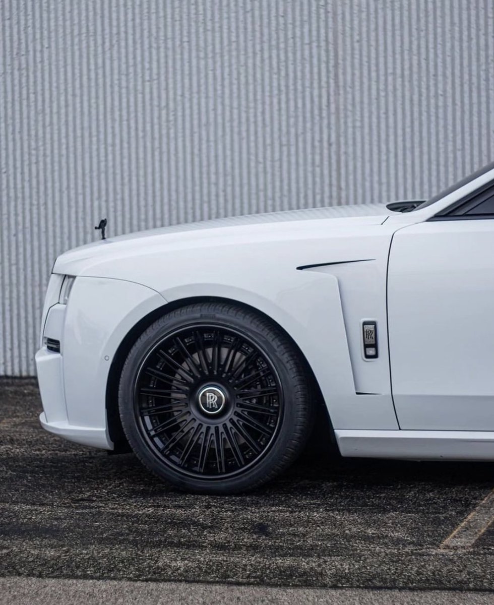 LuxuryCars365's tweet photo. Rolls Royce Ghost ☁️ https://t.co/0pVKche9O4