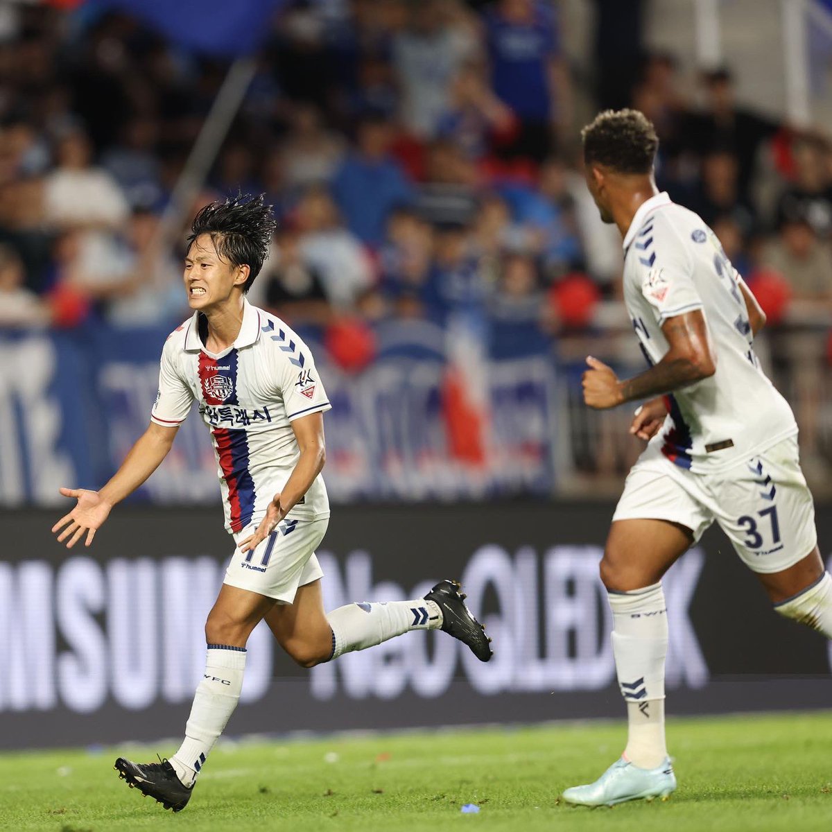 S W Lee 이승우 tweet media