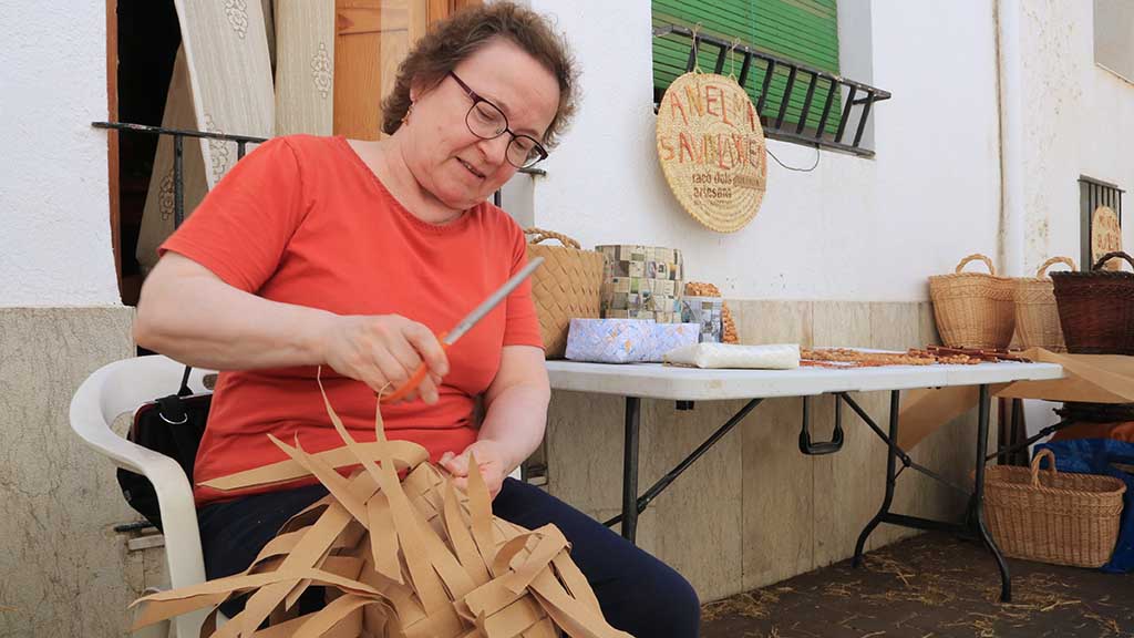 VÍDEO · Artesans i artistes celebren 20 anys trenant fibres vegetals i dignificant l'ofici de les llatadores a Mas de Barberans

📷 LA NOTÍCIA: setmanarilebre.cat/video-%c2%b7-a…

<a href="/MuseudelaPauma/">Museu de la Pauma</a> <a href="/FAAOC/">FAAOC</a> <a href="/RacodelArtesans/">Racó del Artesans</a> <a href="/MasdeBarberans/">Mas de Barberans</a> <a href="/CulturaStte/">CulturaTerresEbre</a> <a href="/cultura_cat/">Cultura</a> <a href="/malmuni1/">Victòria Almuni</a> <a href="/terresebre/">comte no operatiu</a> @ ...