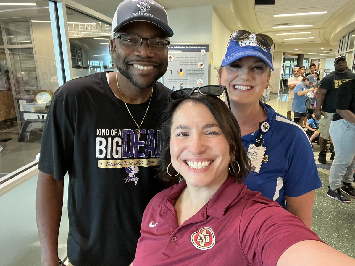 Time for <a href="/EMSISD/">EMS ISD</a> Back-to-School Bash with our sister schools 💜💙❤️ 
<a href="/NikaDavis11/">Nika Davis</a> <a href="/McCowanWinston/">Dr. Winston McCowan Jr.</a>