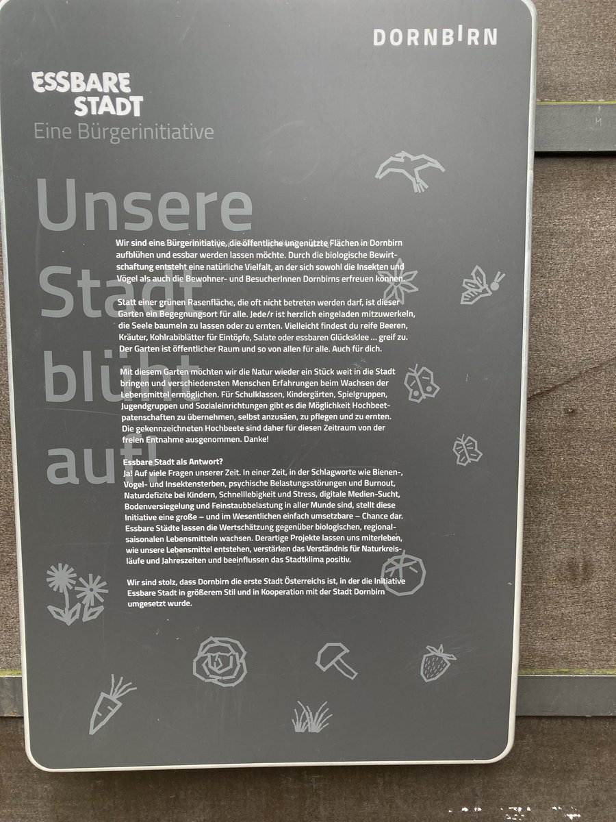 VcdBayern's tweet photo. @StadtDornbirn in @Vorarlberg ist in #Verkehrswende-Kreisen bekannt geworden vor 30 Jahren für das #Stadtbus-Konzept. Exkursion der @TourDeNatur entdeckte den essbaren Garten im Park hinter dem Rathaus für die Mittagspause. @VCDeV @radkolumne https://t.co/rTaoEx7zls