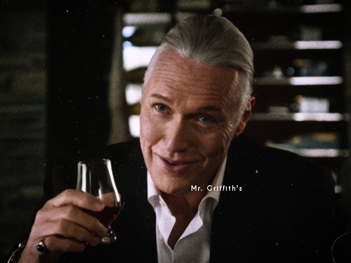 MrGriffithss's tweet photo. Starting the weekend with the best whiskey you'll ever taste and a very classy karate sensei ;)
#HappySaturday π€
#ThomasIanGriffith #TerrySilver #senseisilver #Throwback #CobraKai #CobraKaiSeason5 #SUNTORY #whiskey #classy #cheerstotheweekend https://t.co/J60s1OVWU7
