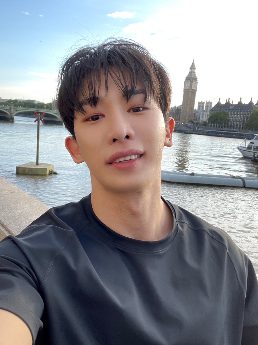 official__wonho's tweet photo. 자전거 타고 달리다가
빅벤이랑 런던아이도 보고 왔어요

#원호 #WONHO https://t.co/fmP3ZNWsST