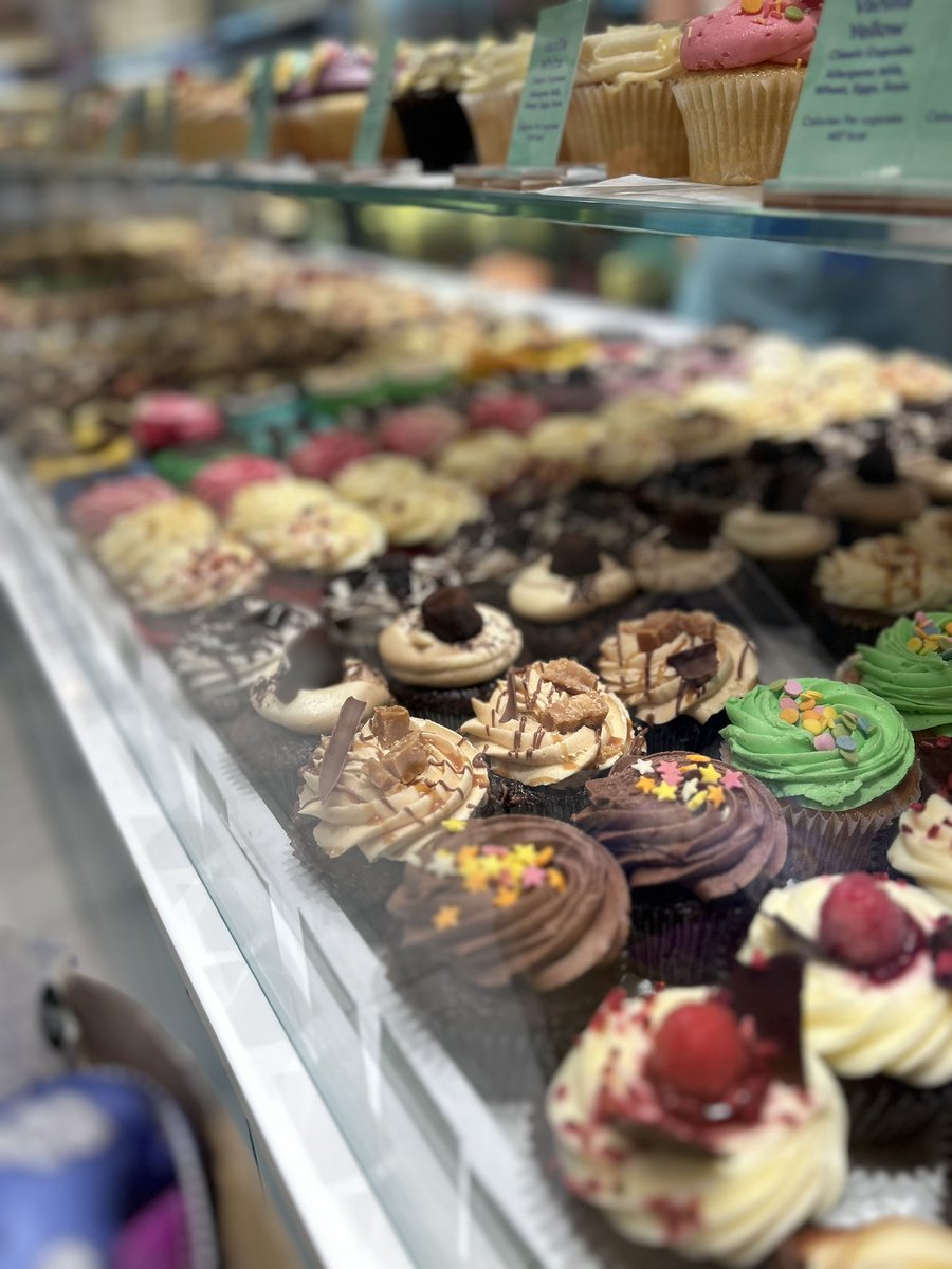 Nice lunch today 🧁<a href="/lolascupcakes/">Lola's Cupcakes</a> <a href="/Selfridges/">Selfridges</a> #LDN