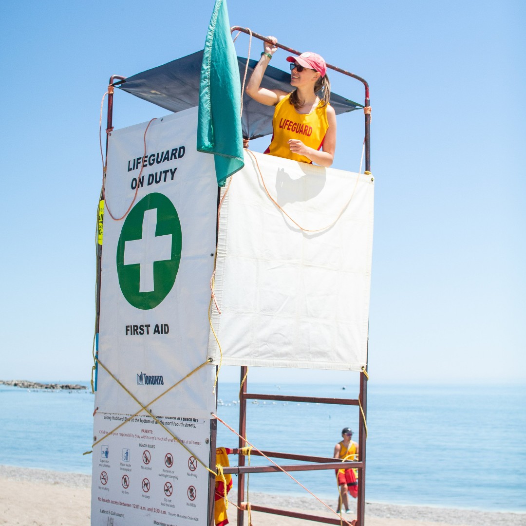 cityoftoronto's tweet photo. The beach can be a fun and relaxing destination, but it's important to stay safe while enjoying the waves.
Always swim when lifeguards are on duty, keep an eye on children at all times, and make sure to swim with a buddy.
https://t.co/sw9FQJnLnw
#SwimTO #BeachSafety
@TorontoPFR https://t.co/tKTBETbUda