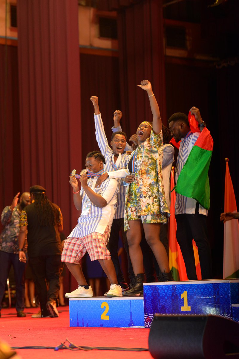 kinshasa2023's tweet photo. #chanson : le camerounais 🇨🇲 Nda Chi remporte la médaille d’or 🥇 

Le Burkina Faso avec Pare Flora a décroché la médaille d’argent 🥈 tandis que la Côte d’Ivoire 🇨🇮 avec Lerie Sankofa a gagné la médaille de bronze 🥉. 

#jeuxdelafrancophonie #kinshasa #kinshasa2023 #ixesjeuxdelafrancophonie #sport #culture