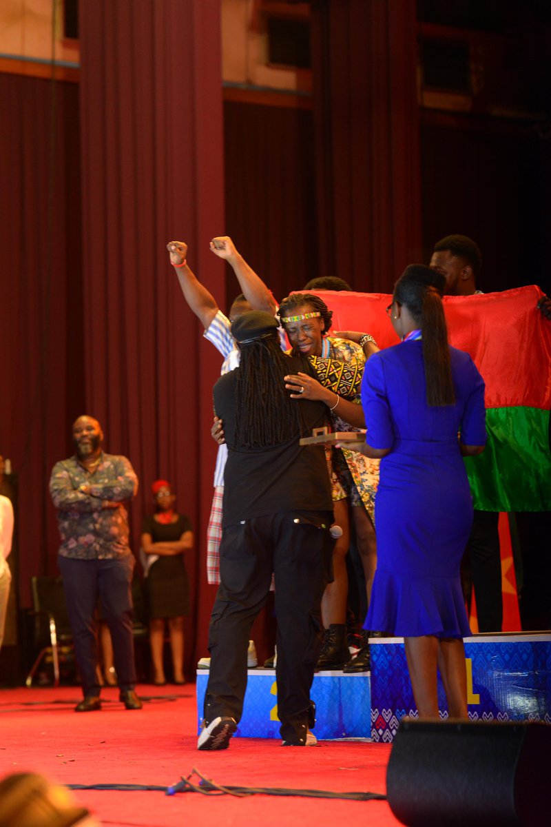 kinshasa2023's tweet photo. #chanson : le camerounais 🇨🇲 Nda Chi remporte la médaille d’or 🥇 

Le Burkina Faso avec Pare Flora a décroché la médaille d’argent 🥈 tandis que la Côte d’Ivoire 🇨🇮 avec Lerie Sankofa a gagné la médaille de bronze 🥉. 

#jeuxdelafrancophonie #kinshasa #kinshasa2023 #ixesjeuxdelafrancophonie #sport #culture