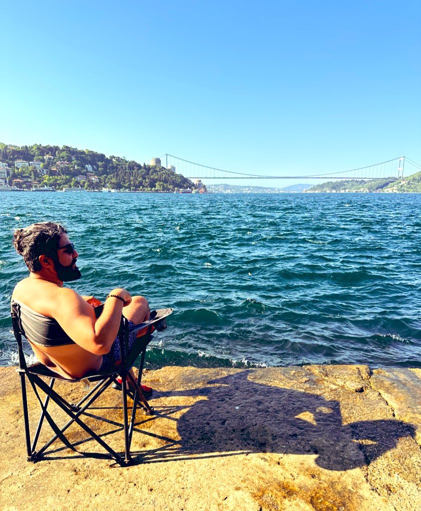 OmurdenSezgin's tweet photo. Koca Asya kıtasını bir tekne olarak görürsek, teknenin pruvasından öndeki teknenin kıçına selamlar🙋🏻‍♂️☺️ #Kandilli #İstanbul #kentmarka https://t.co/Vyd5Fr6klf