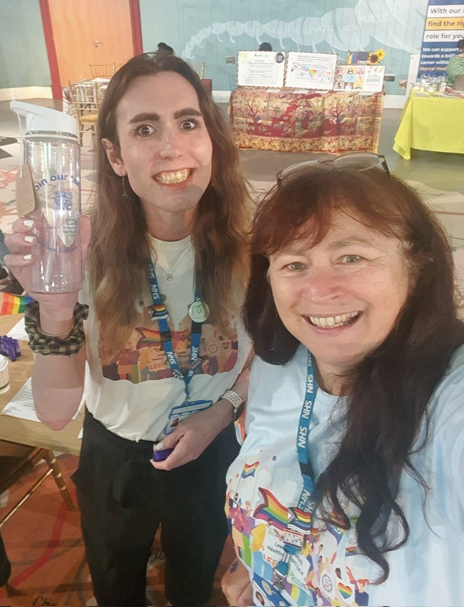 Thank you @JessicaTenniso6 for showcasing today at the Leeds Market place what a #LGBTInclusiveEmployer @LCHNHSTrust is . I fealt privileged to support the event and meet some fantastic people including the @LordMayorLeeds 😀