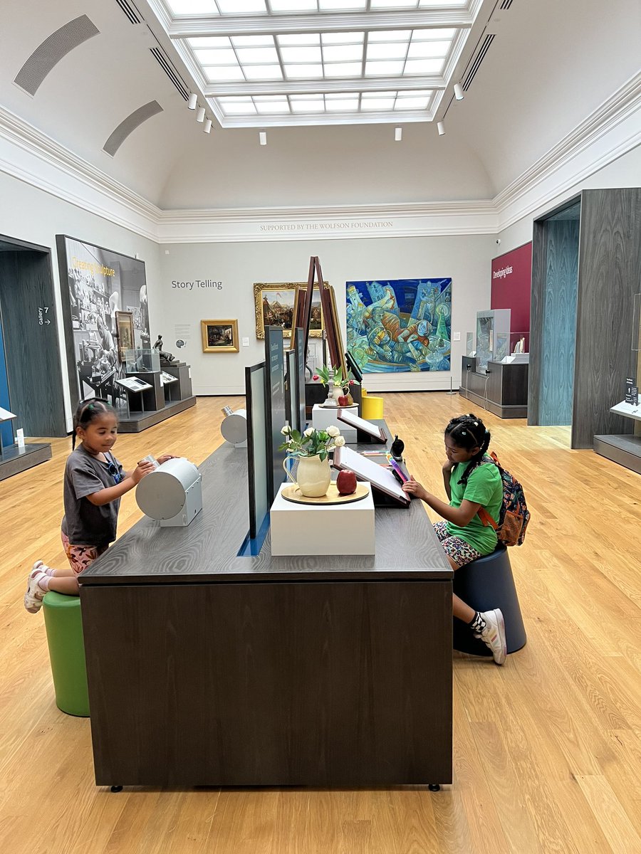 AdeAdesinaink's tweet photo. Couple of weeks ago @abdnartmuseums with my crew. “View of Aberdeen” #exibition #aberdeen #scotland #wildawake #viewofaberdeen https://t.co/d7ck4mBwHP