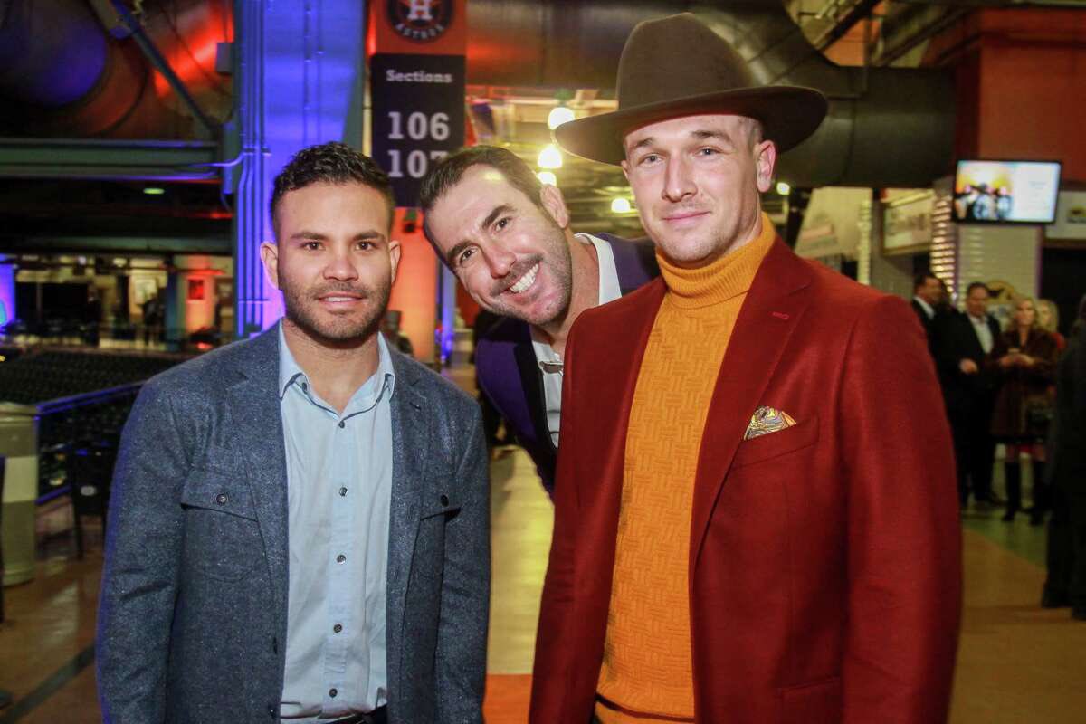 CrushCityFlex's tweet photo. Hey Maaaaaa, the Band is back together. Itβs JV Dayyy. And our 2022 World Series π Champions are #Ready2Reign @astros @JustinVerlander @JoseAltuve27 @ABREG_1 #JVday #Bandisback https://t.co/ubcBHaqeX9