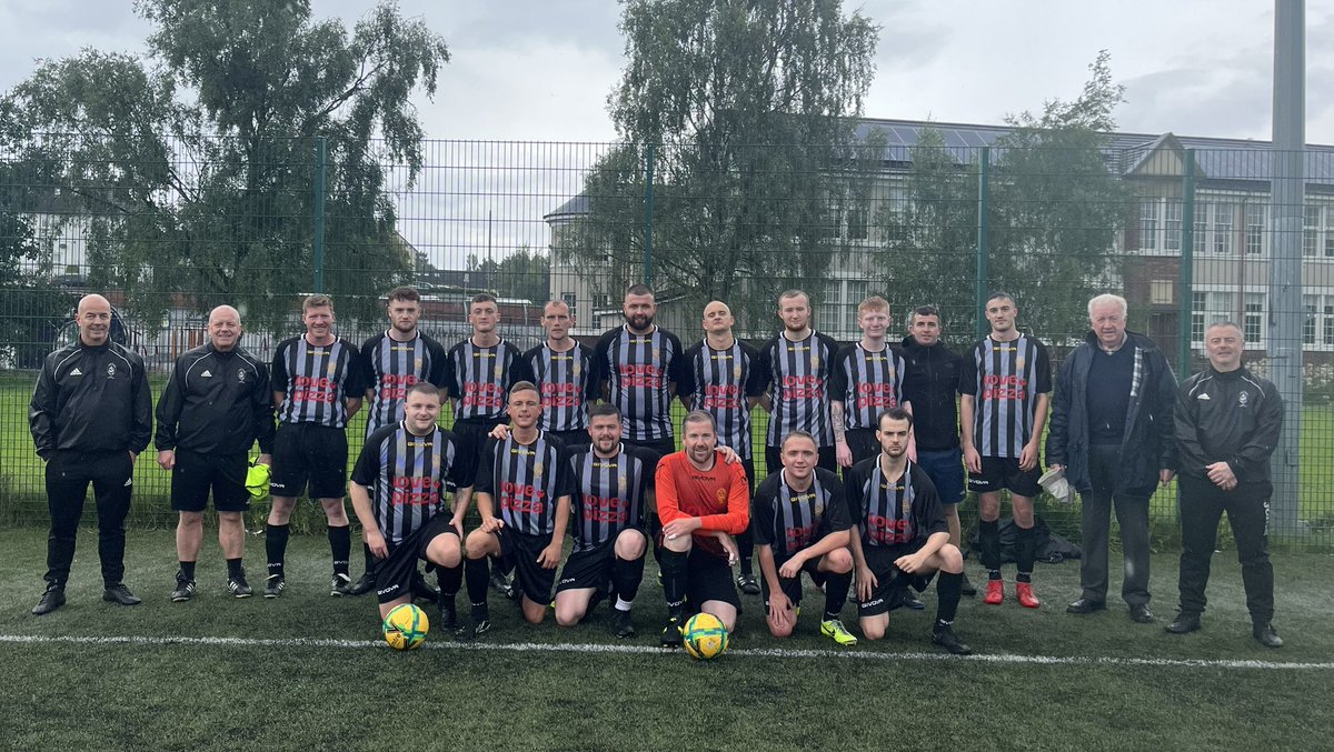 OBUPort's tweet photo. First appearance in the new team strip. Sponsored by @LovePizzaNI https://t.co/gqjFCXSeCH