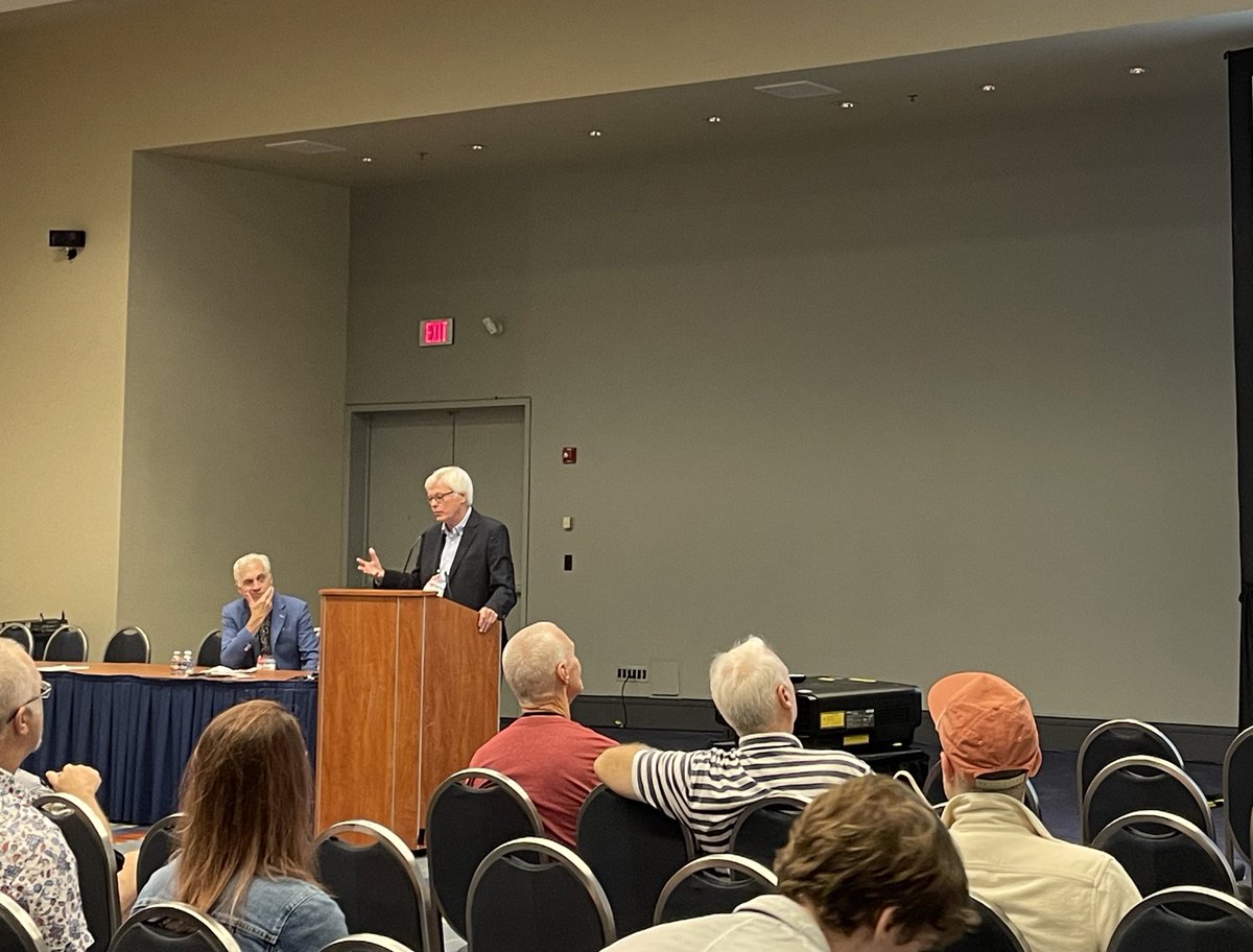 Happening now at #APA2023!

A critical conversation on #delusions with Jeffrey Arnett and <a href="/stuartvyse/">Stuart Vyse</a> in room 207A. 

#APADivision1